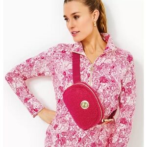 🆕💕🌴LILLY PULITZER🌴JEANIE SHERPA BELT BAG / RASPBERRY ROUGE